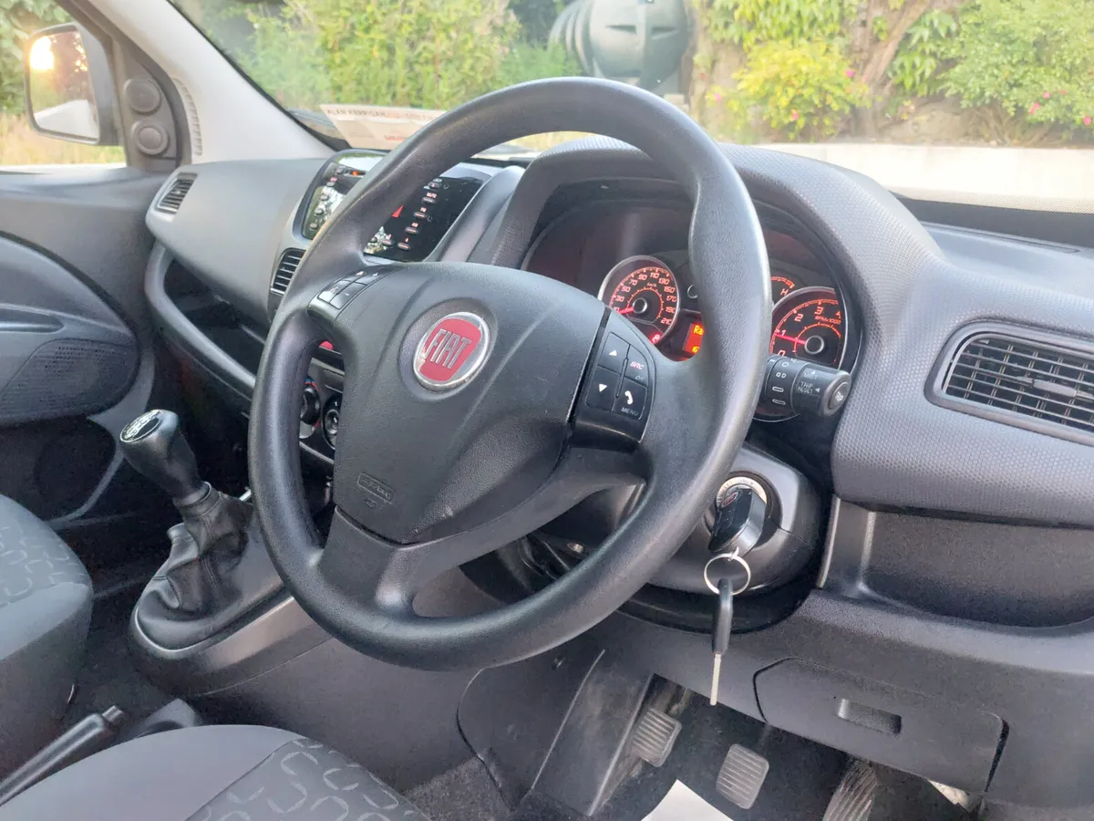 FIAT DOBL0 2019' 5 SEATER - Image 3
