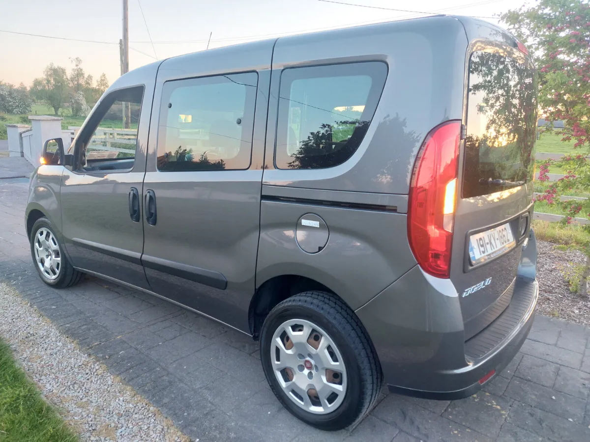 FIAT DOBL0 2019' 5 SEATER - Image 4