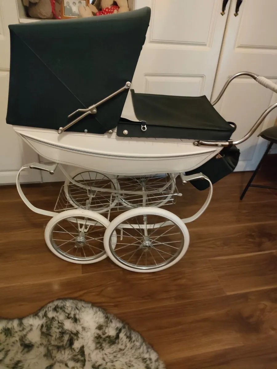 Silvercross pram - Image 4