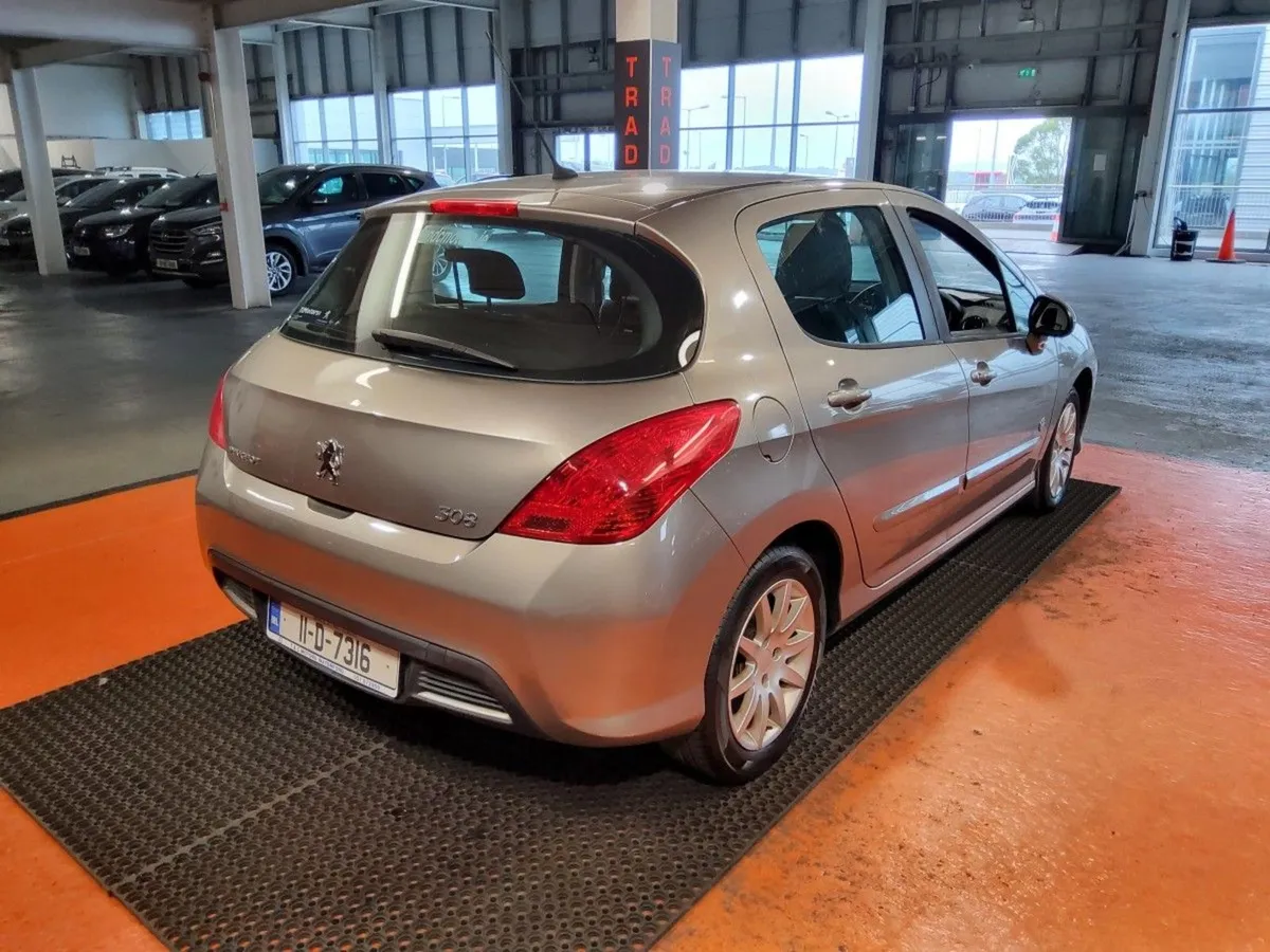 Peugeot 308 1.6 HDI 92bhp 5 dr Envy - Image 3
