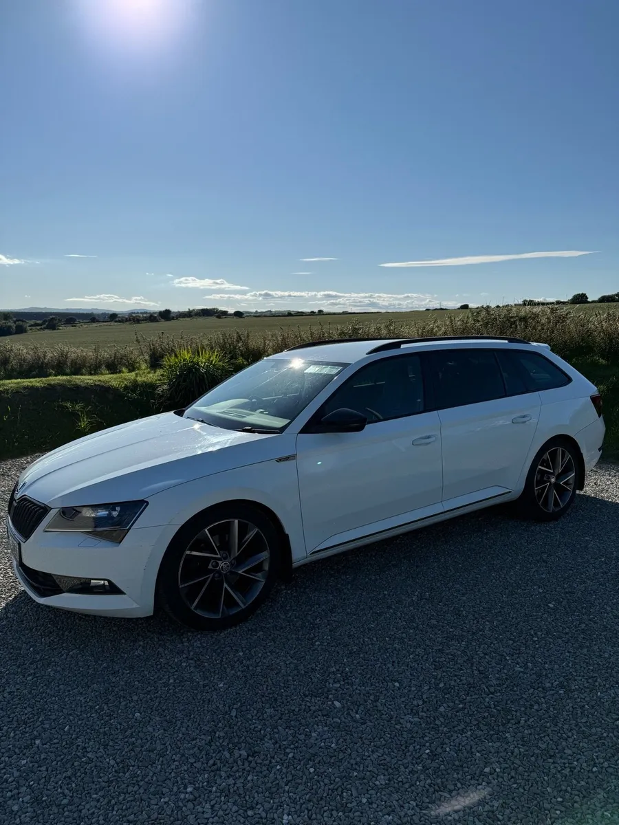 Skoda Superb SPORTLINE Estate - Image 3