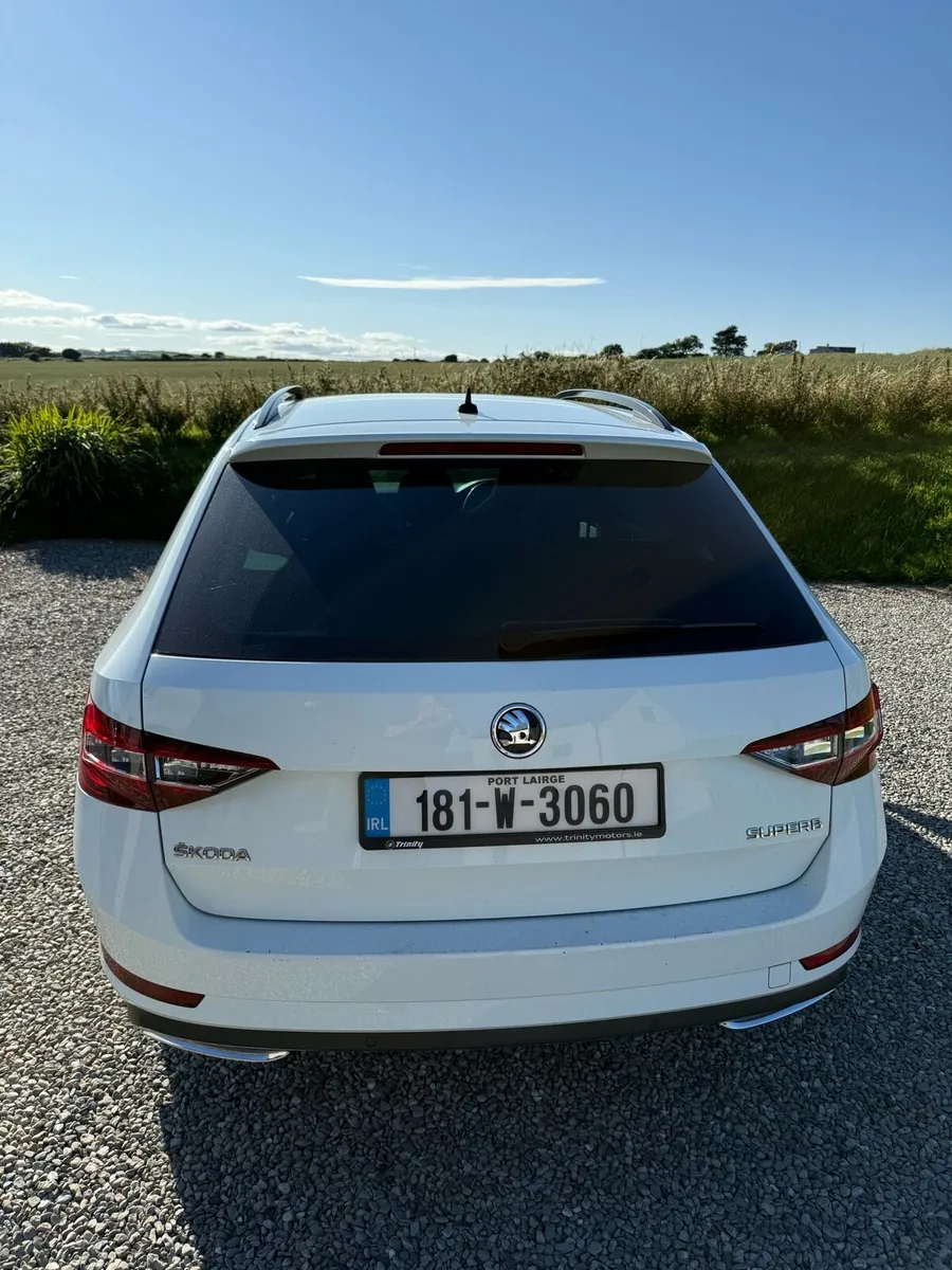 Skoda Superb SPORTLINE Estate - Image 4