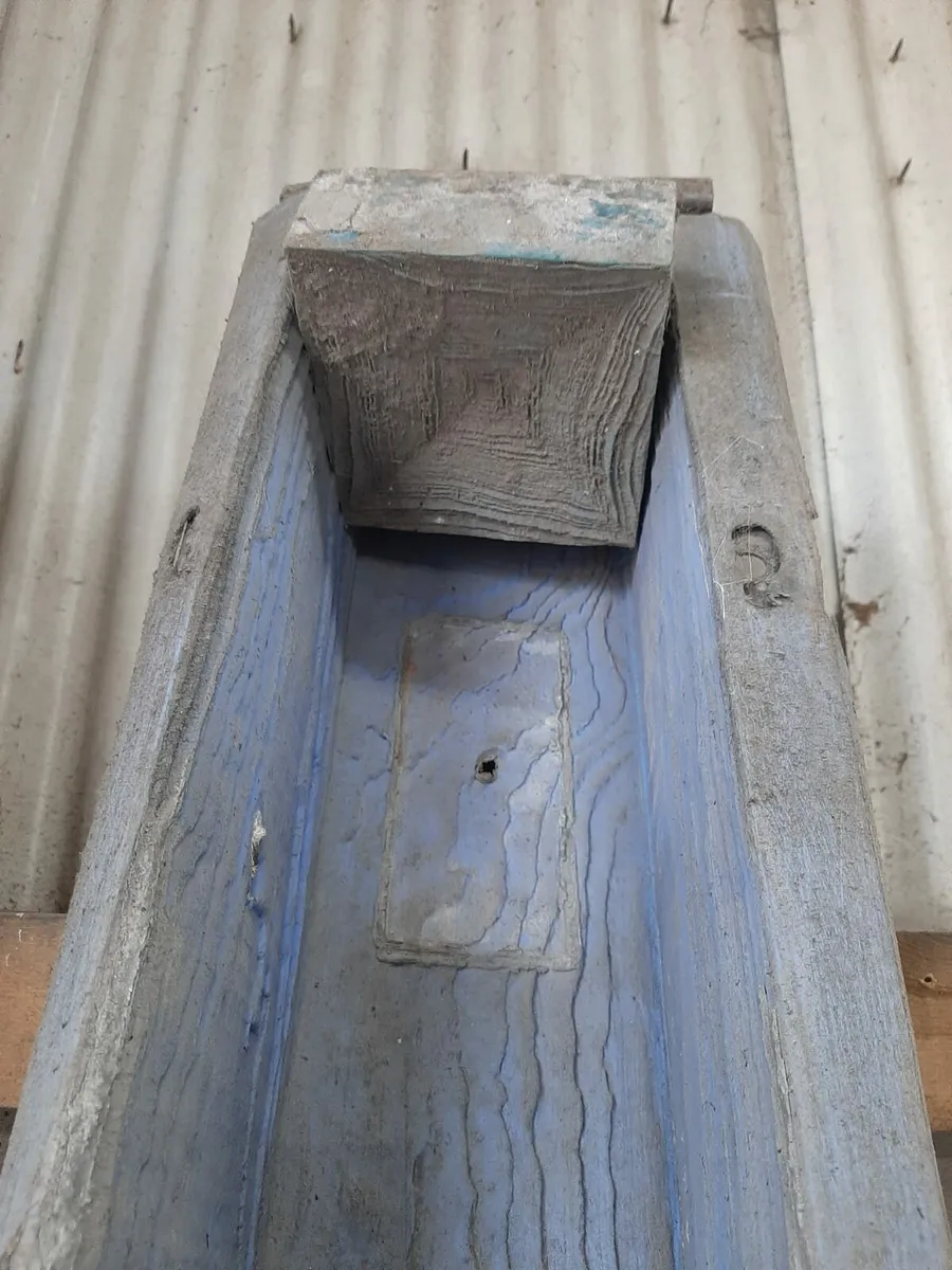 Post and rail concrete moulds wood effect - Image 2