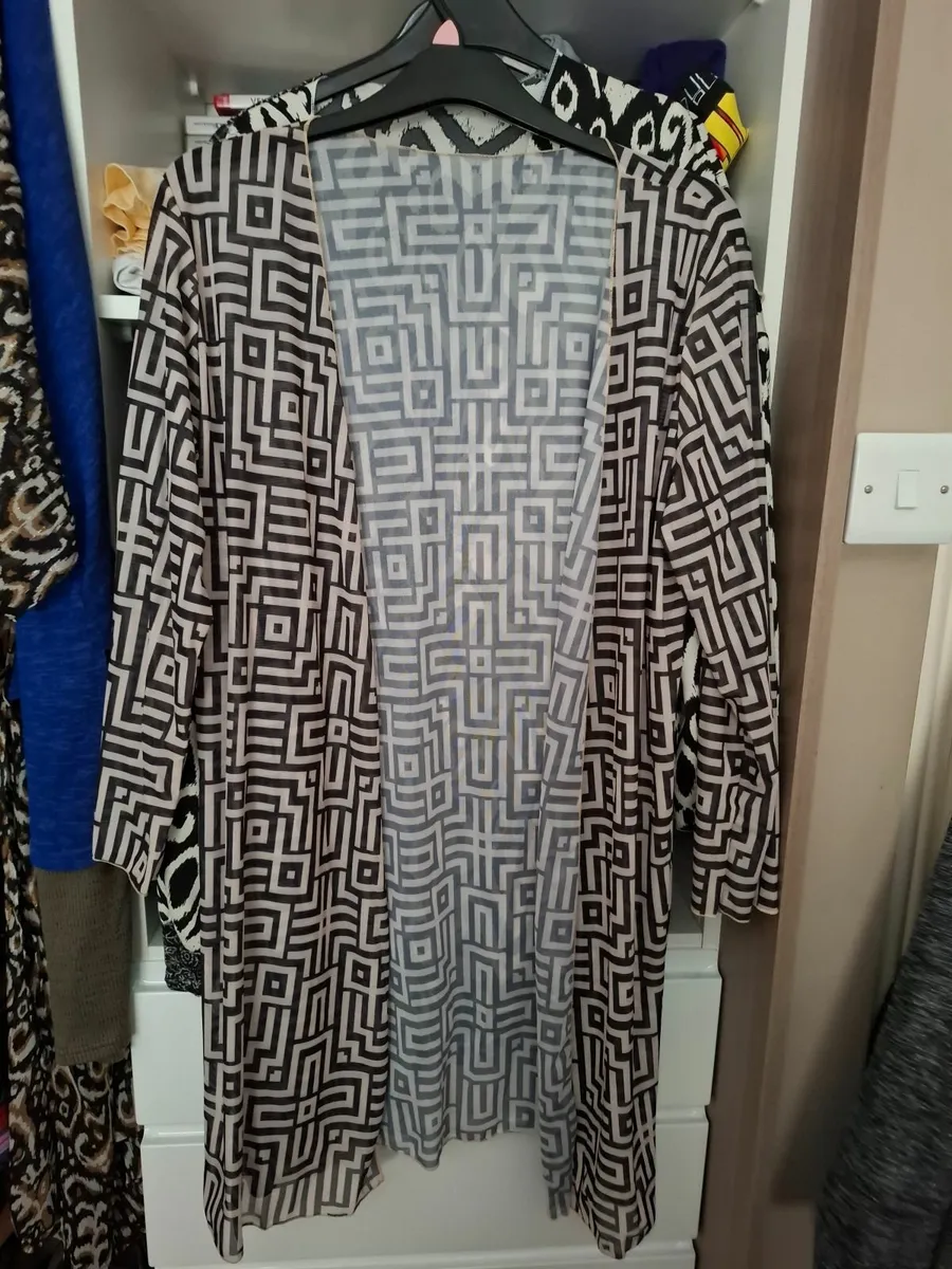 Ladies clothes - Image 3