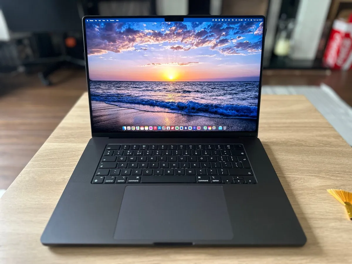 MacBook Pro 16.2" | M4 Pro | 20-Core GPU | 24GB - Image 1