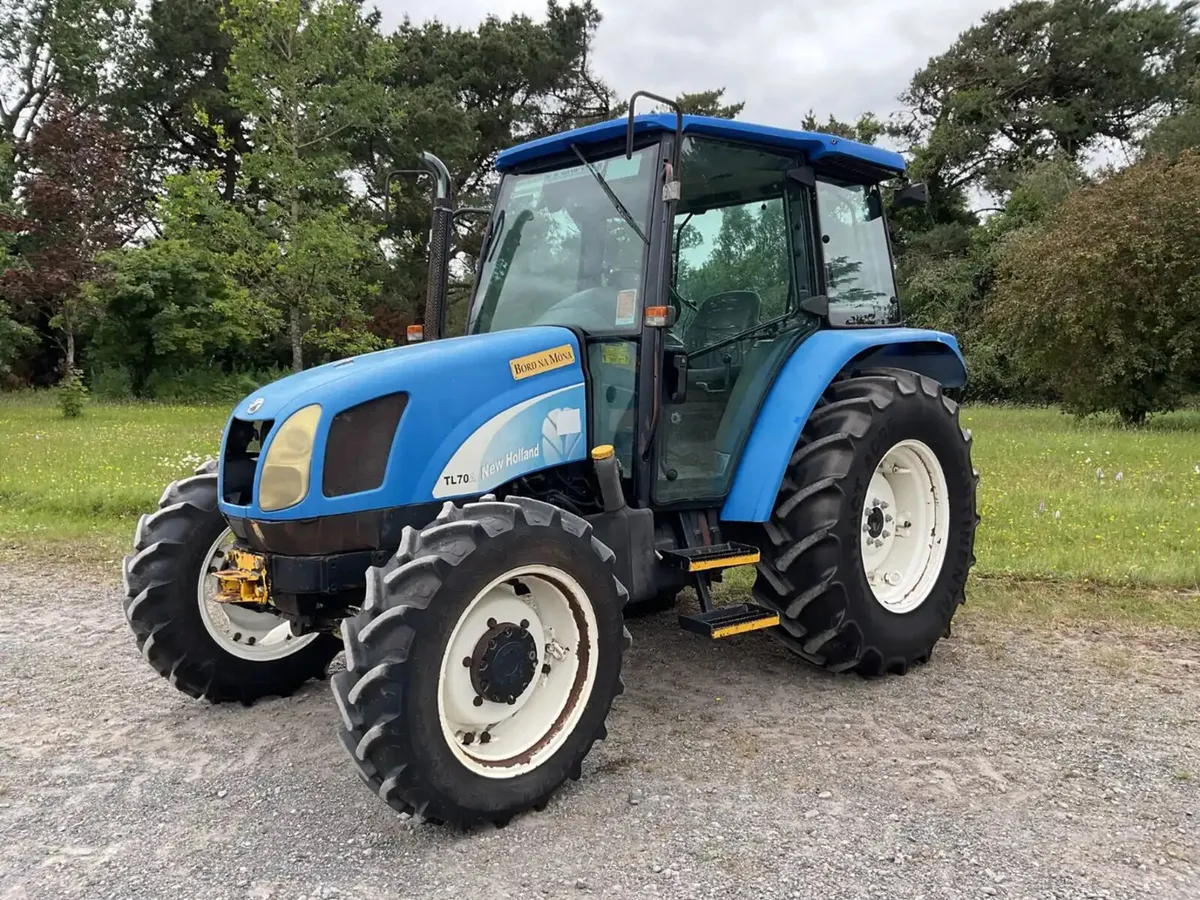 2006 New Holland TL70A 4WD Tractor For Auction - Image 1