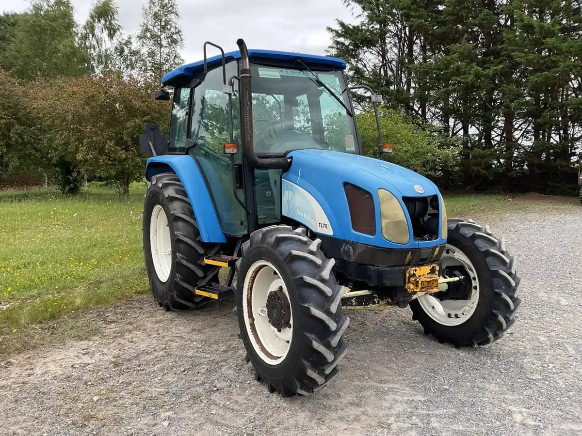 2006 New Holland TL70A 4WD Tractor For Auction - Image 3