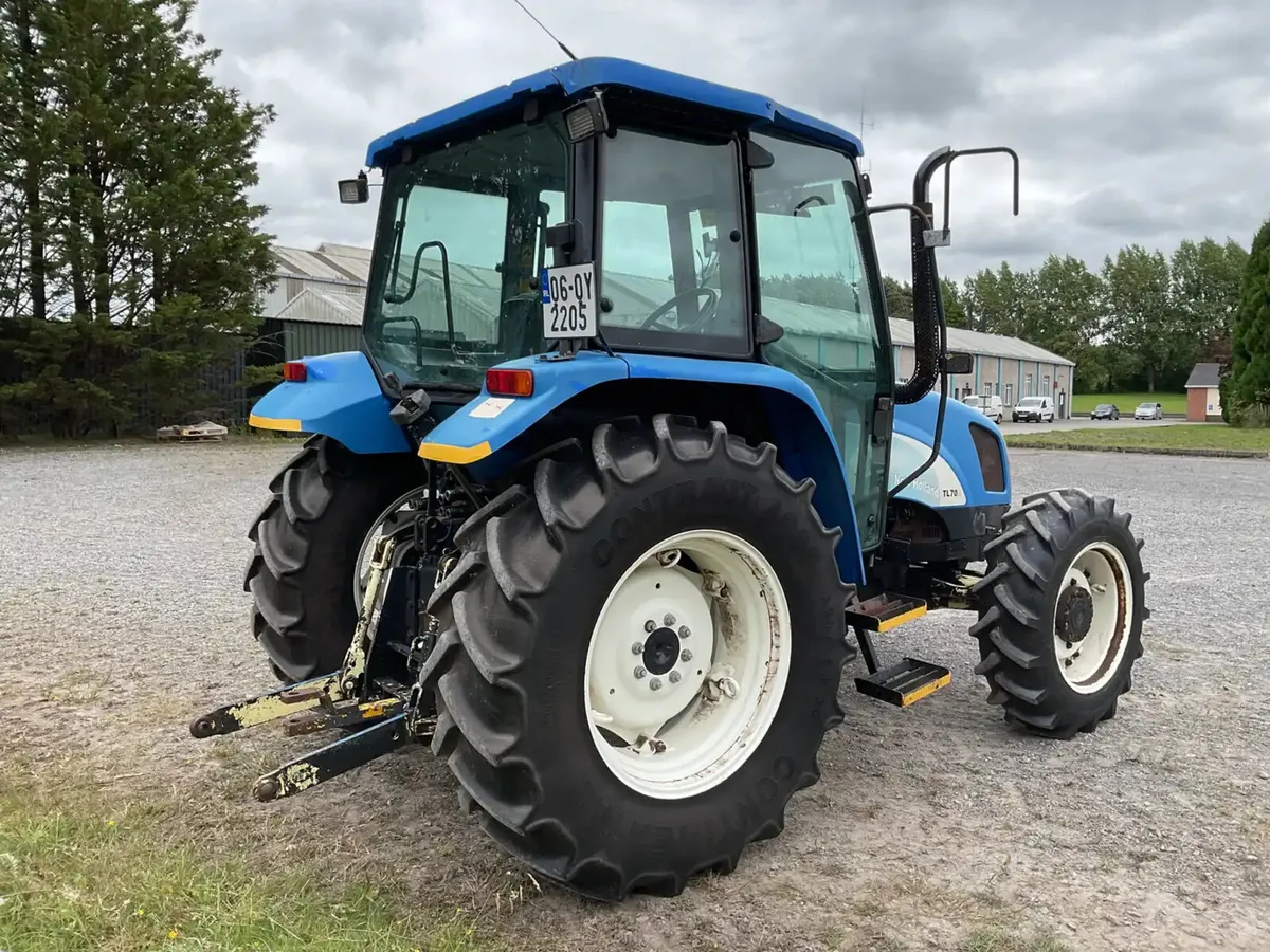 2006 New Holland TL70A 4WD Tractor For Auction - Image 4