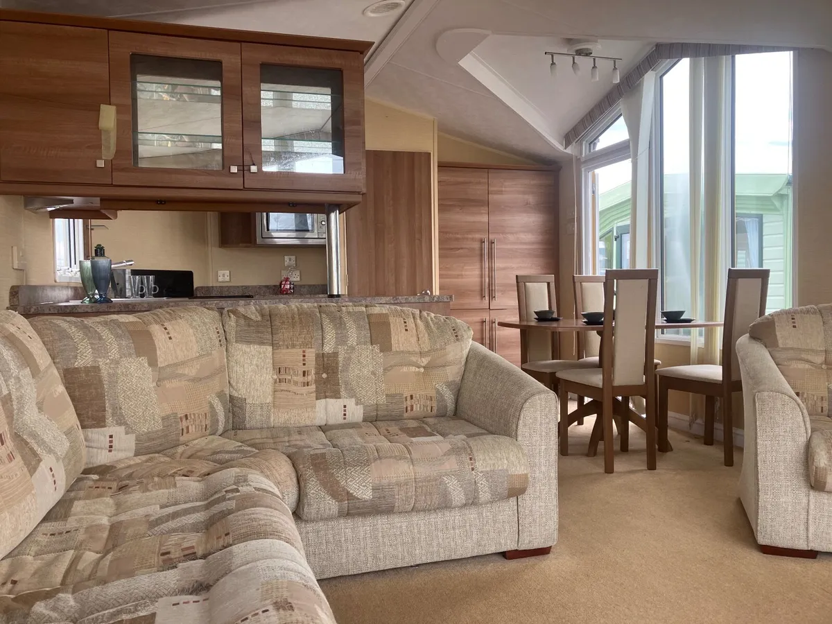 HOLY GOD. FABULOUS WILLERBY ASPEN 38X12. 2 BED - Image 4