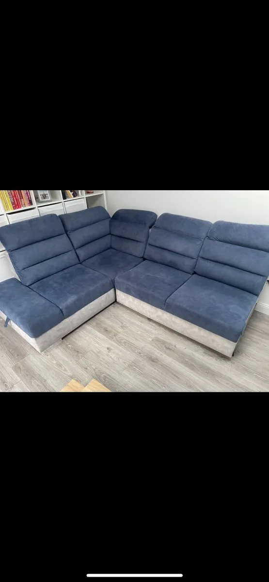 Sofa/Couch - Image 1