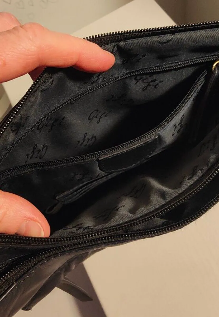 Gigi leather handbag - Image 4