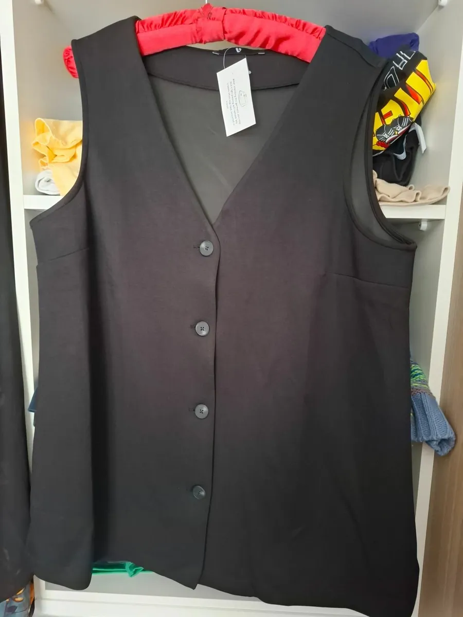 Ladies clothes - Image 1
