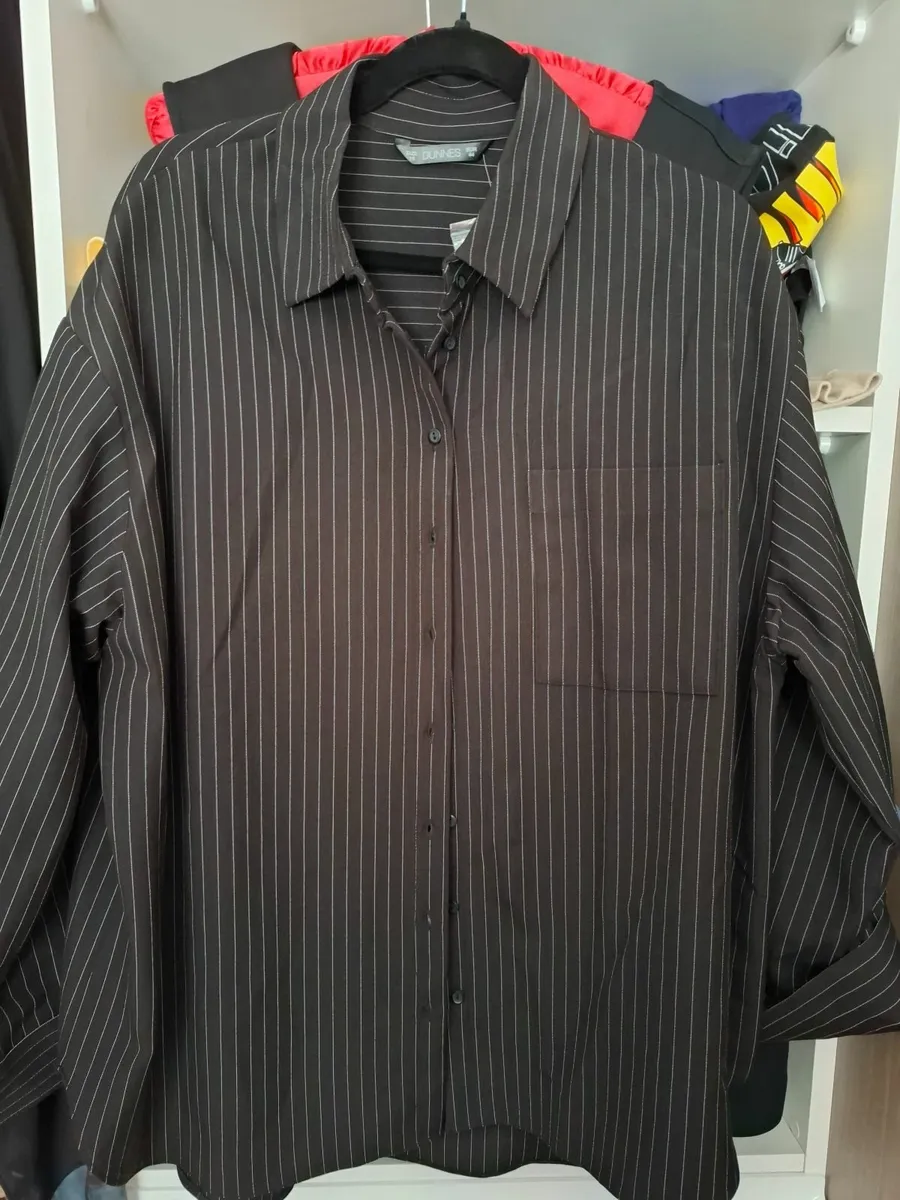 Ladies clothes - Image 2