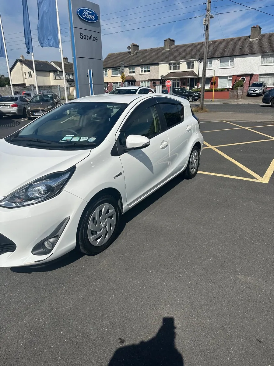 Toyota Aqua 2018 - Image 2