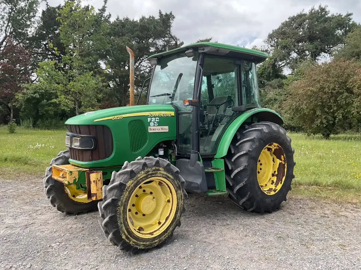 2007 John Deere 5620 4WD Tractor - Image 1