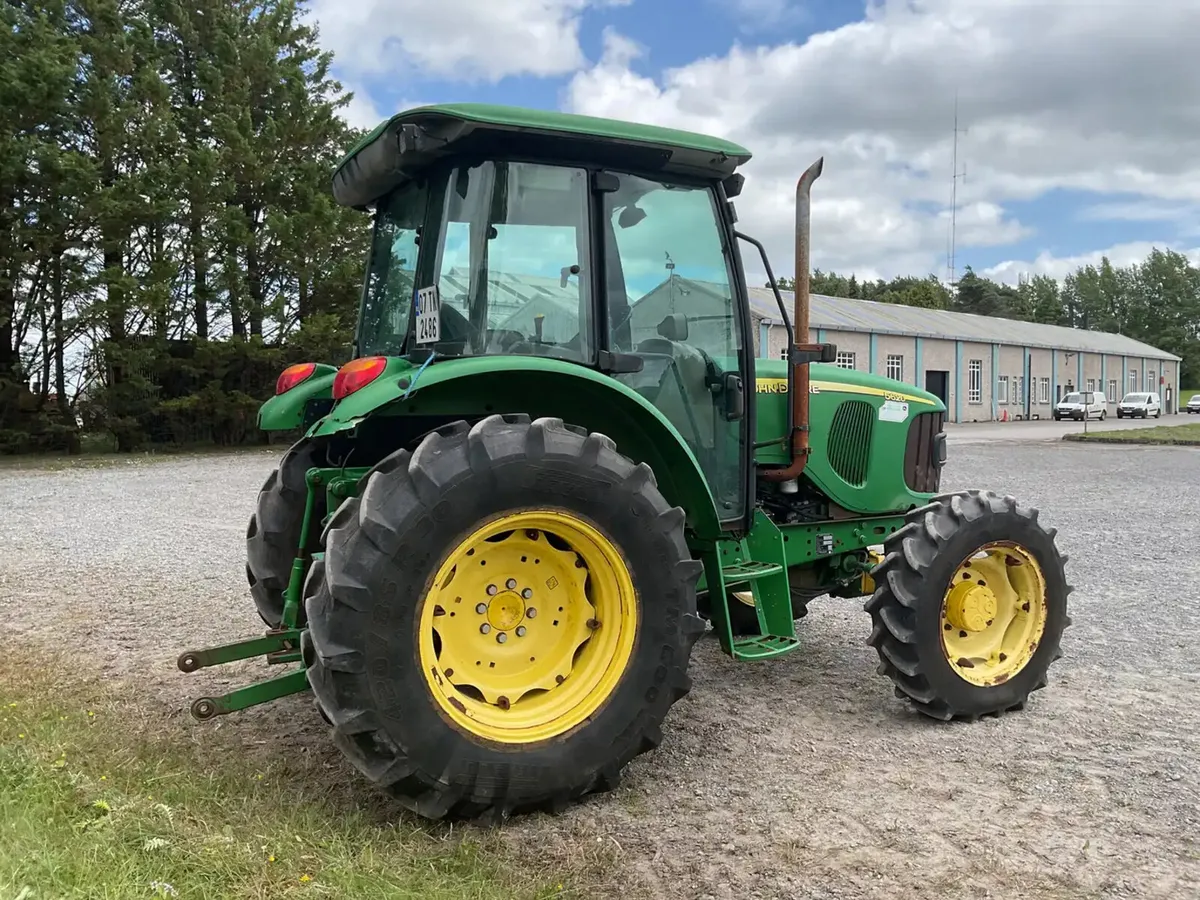 2007 John Deere 5620 4WD Tractor - Image 4