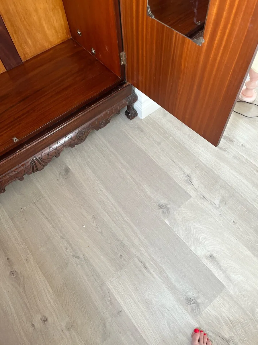 Antique wardrobe - Image 2