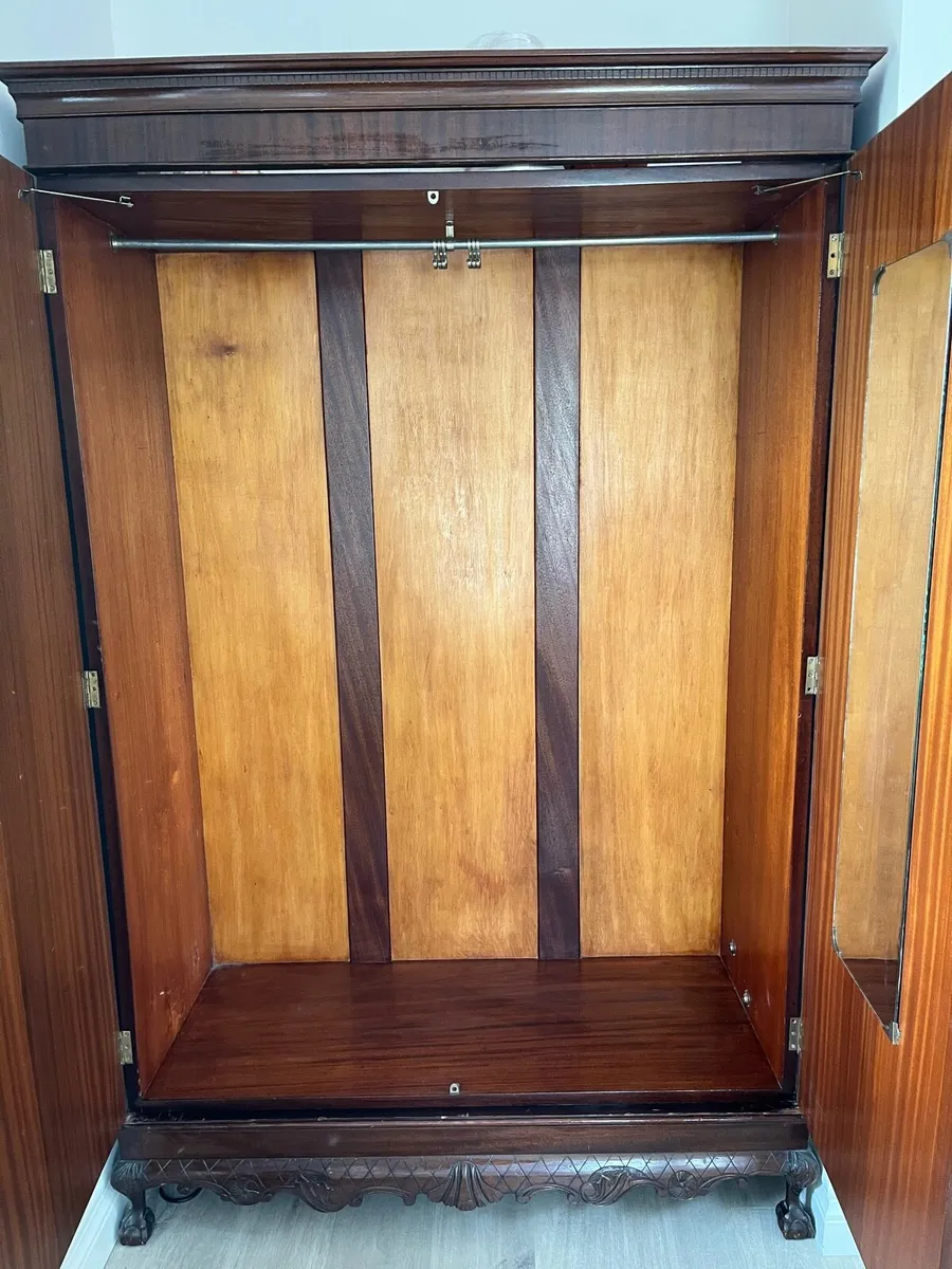 Antique wardrobe - Image 4