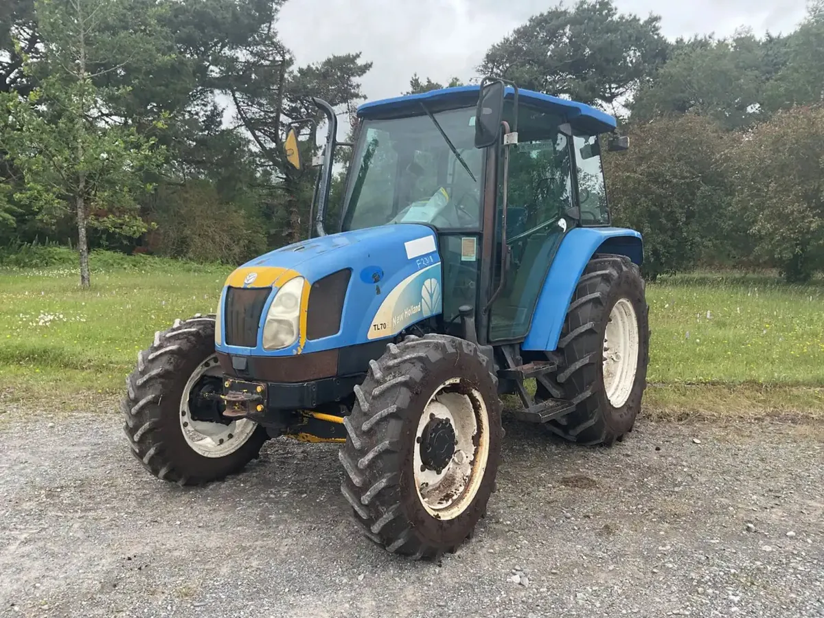 2008 New Holland TL70A 2WD Tractor For Auction - Image 1