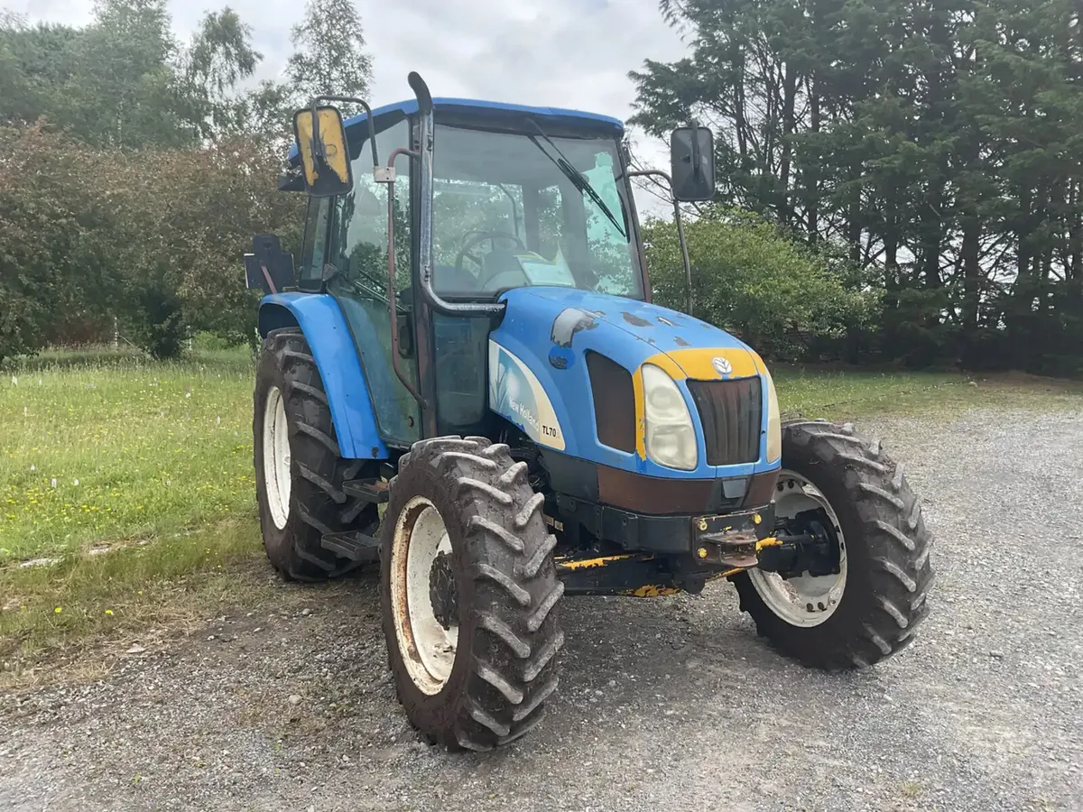 2008 New Holland TL70A 2WD Tractor For Auction - Image 3