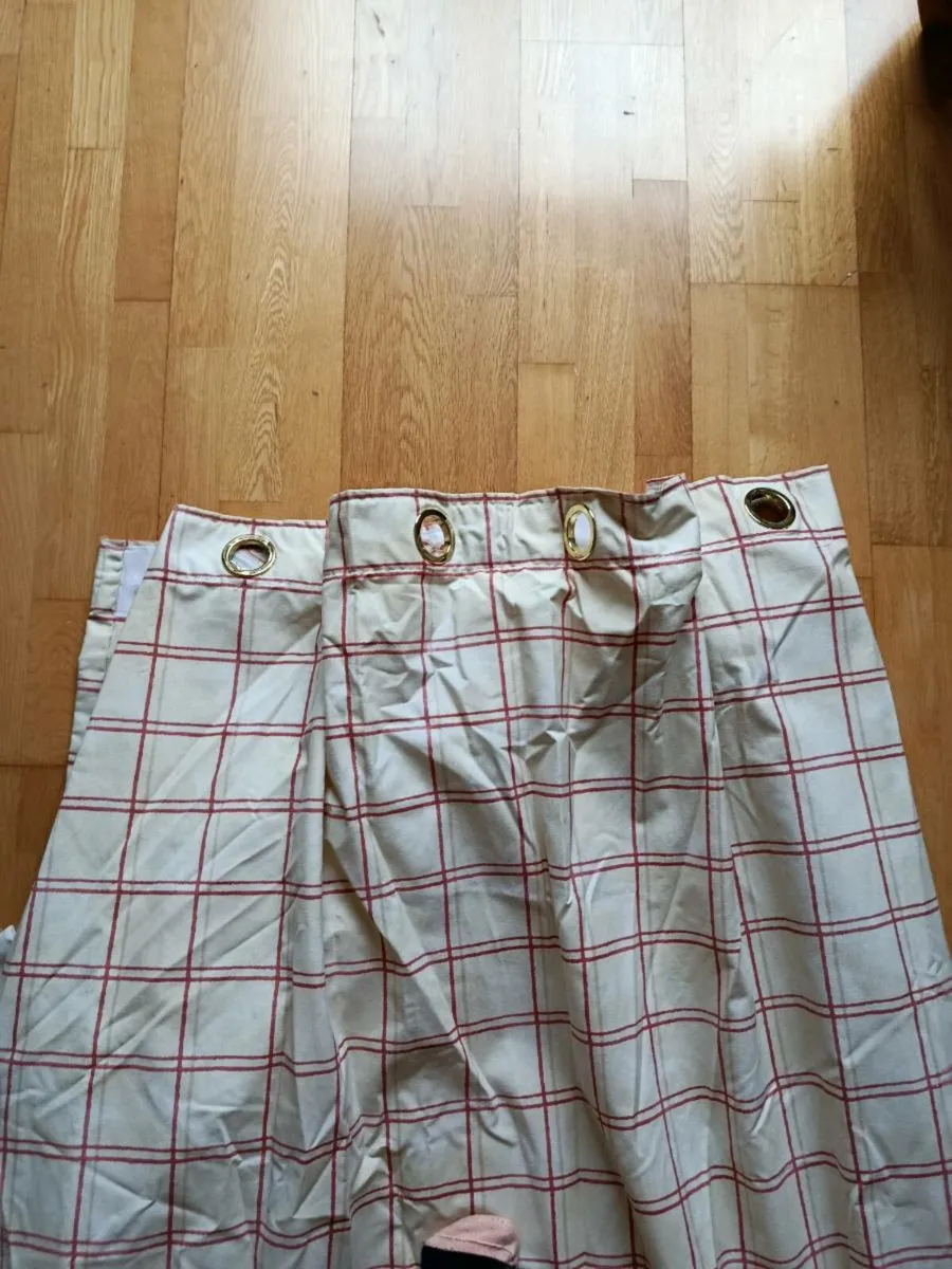 Pair of curtains - Image 1