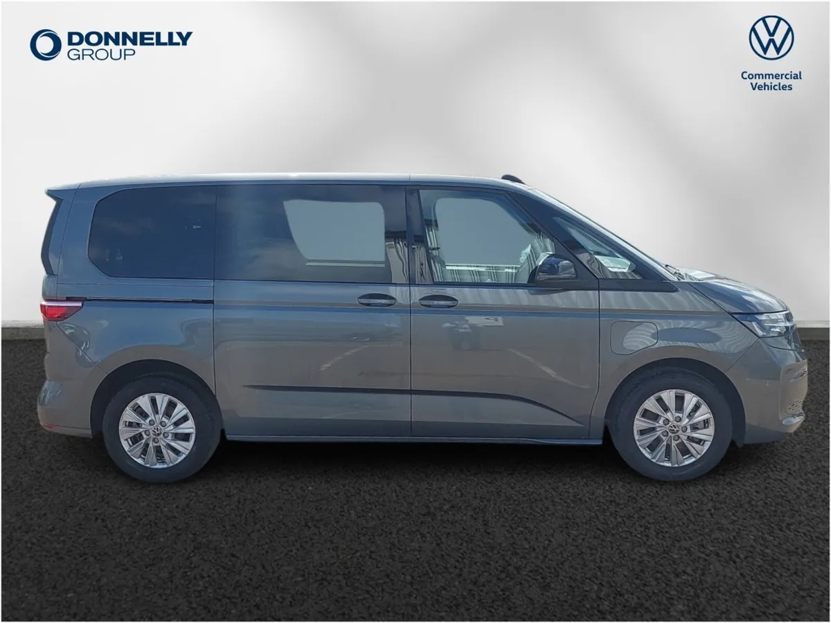Volkswagen Multivan Estate Life - Image 4