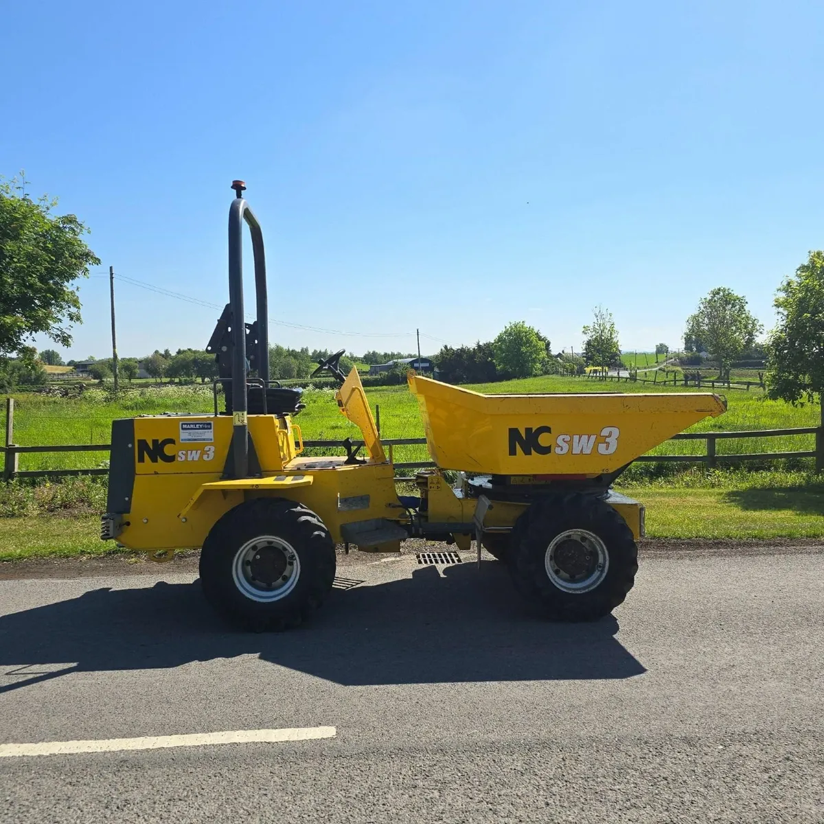 NC Dumper Swivel Skip Great Condition - Image 1