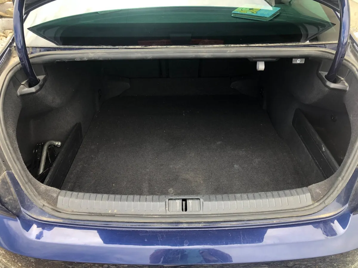 Volkswagen Passat 2018 - Image 1