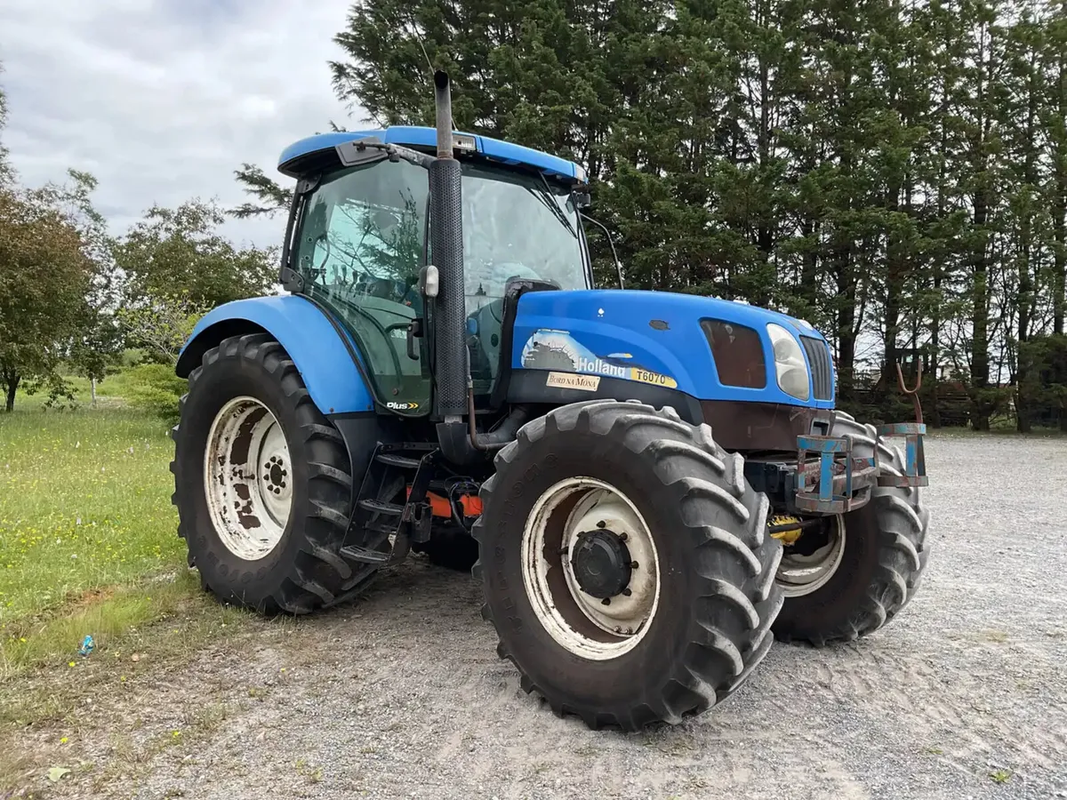2009 New Holland T6070 4WD Tractor For Auction - Image 3