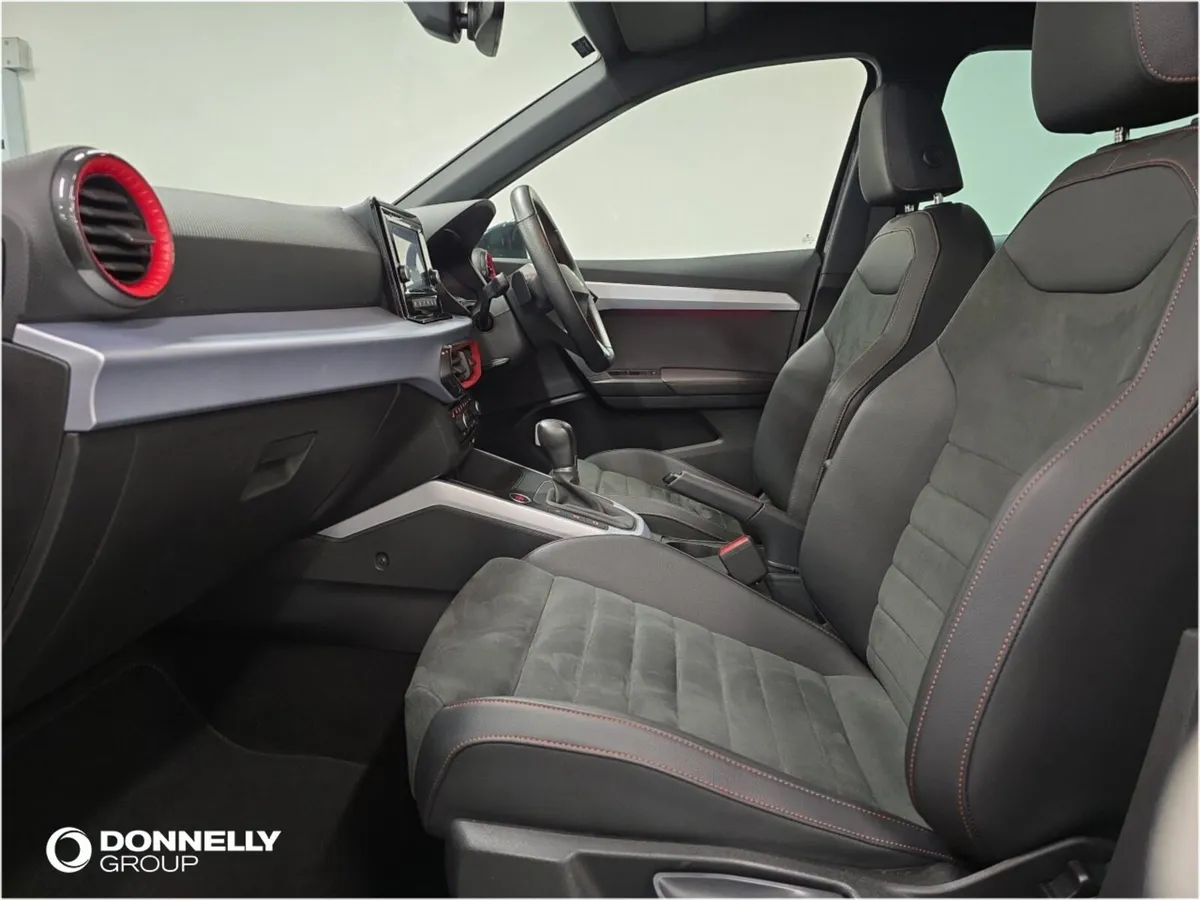 SEAT Arona Hatchback FR Edition - Image 2