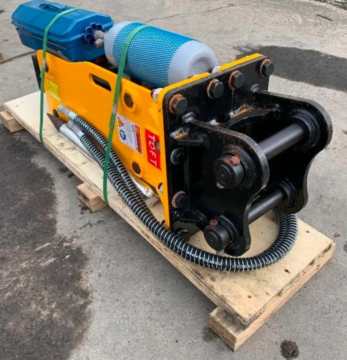 3 ton rock breaker No VAT - Image 1