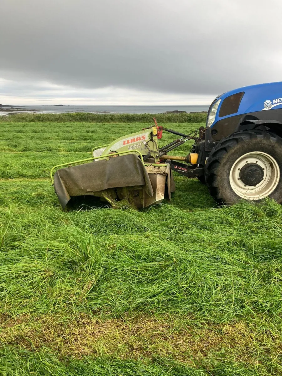 Claas 3100 front mower and krone 320 rear mower - Image 2