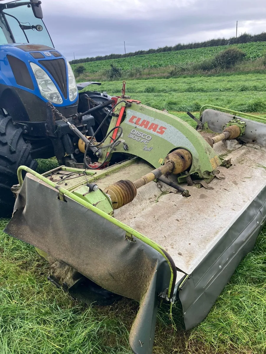 Claas 3100 front mower and krone 320 rear mower - Image 3