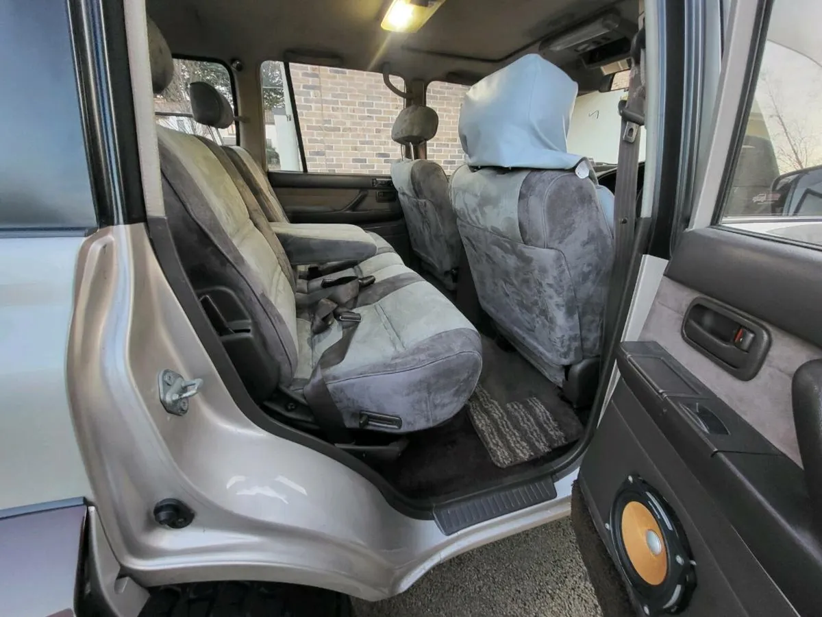 Toyota land cruiser vx limited - Image 2