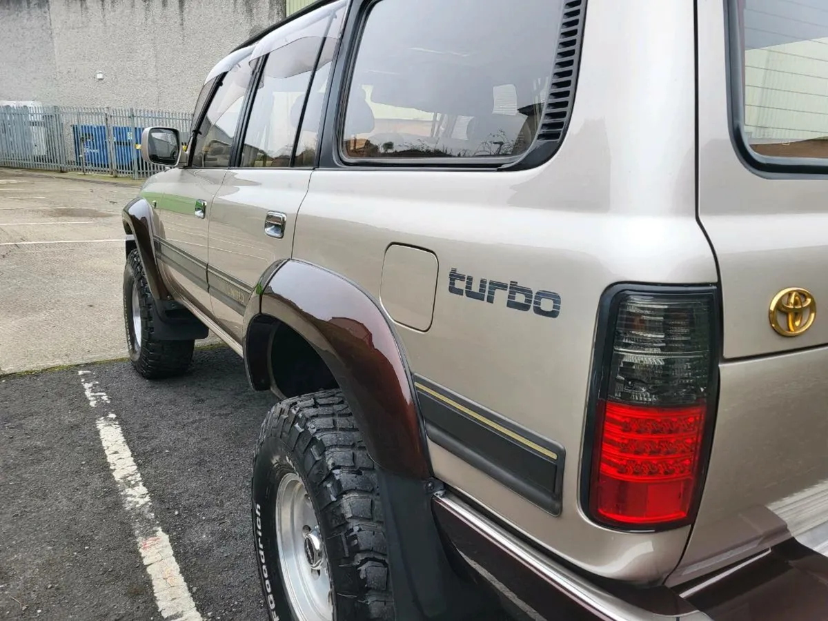 Toyota land cruiser vx limited - Image 3
