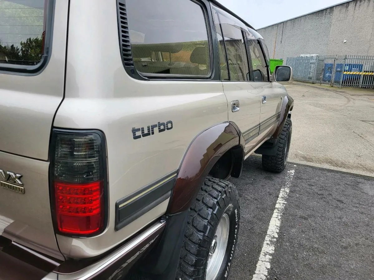 Toyota land cruiser vx limited - Image 4