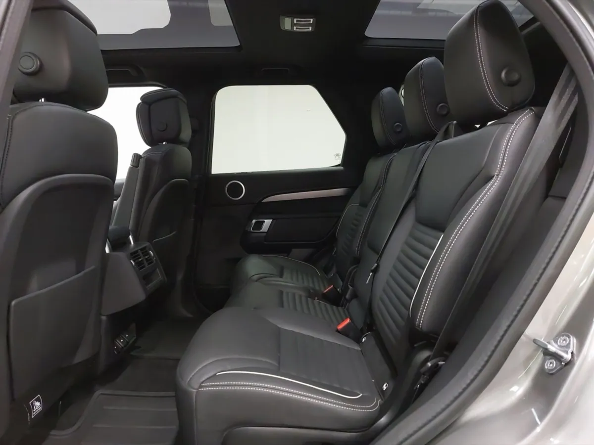 Land Rover Discovery Diesel Sw R-Dynamic SE - Image 4