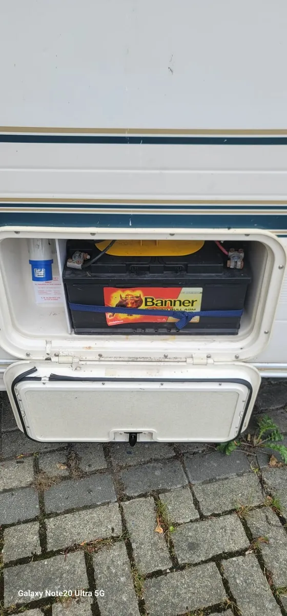 Caravan 6 berth Lunar 525L 2000 - Image 3