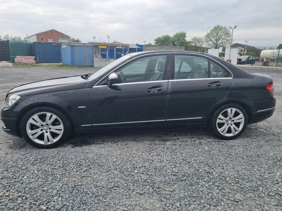 Mercedes-Benz C-Class 2009 - Image 2