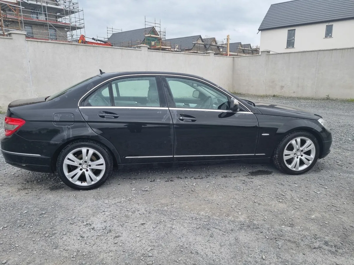 Mercedes-Benz C-Class 2009 - Image 3