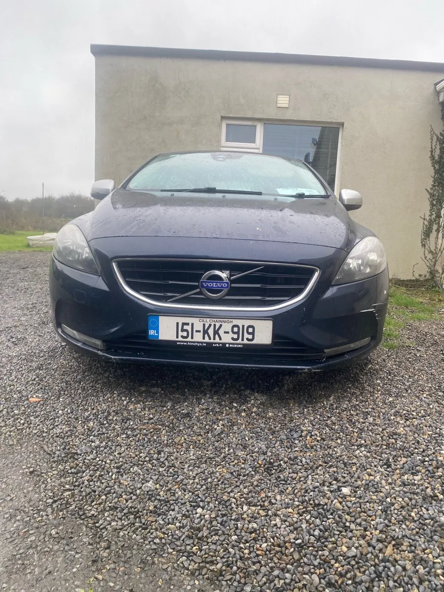 Volvo V40 - Image 1