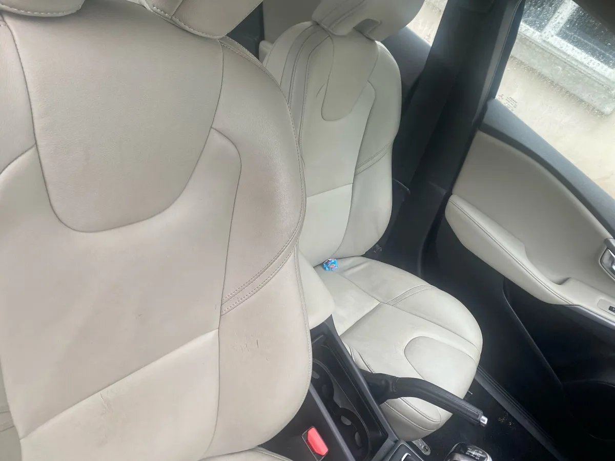Volvo V40 - Image 3