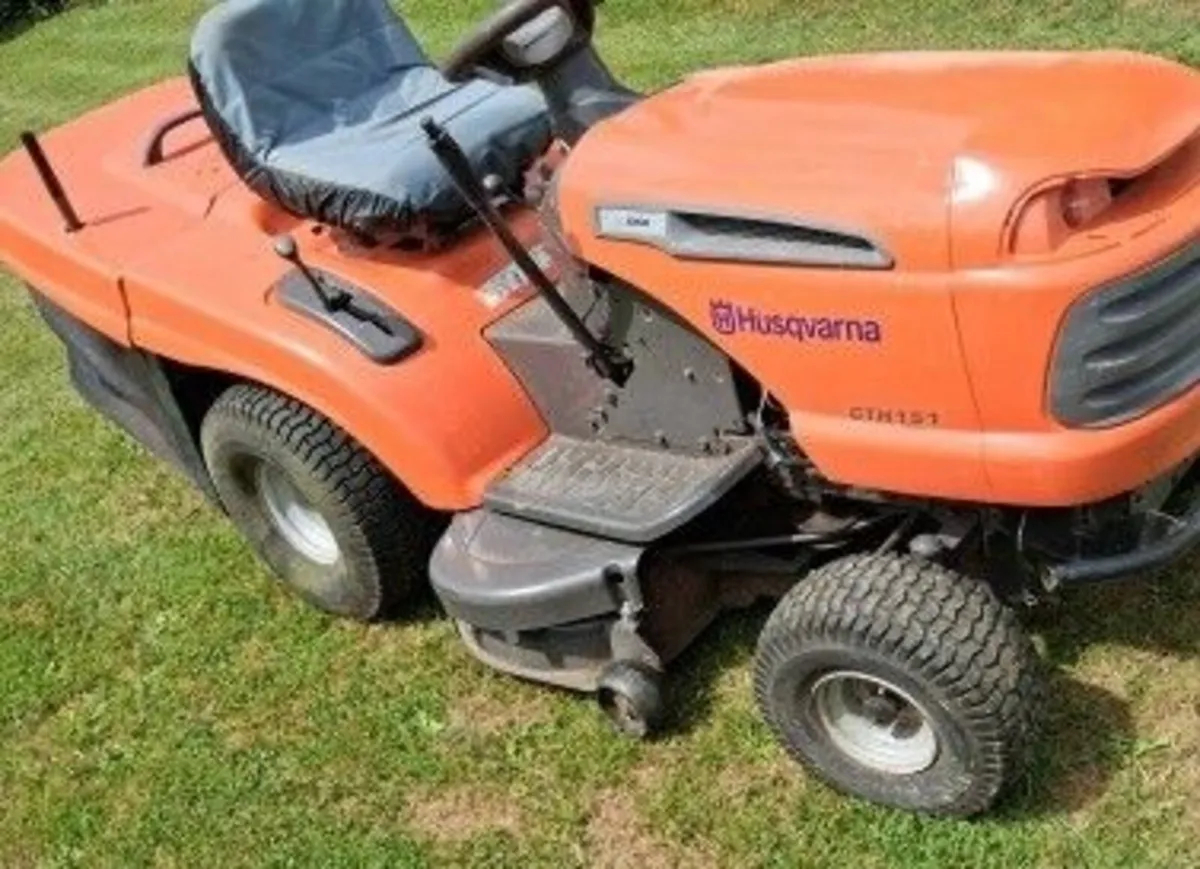 Husqvarna CTH 151 Ride on mower 17.5HP  engine - Image 3