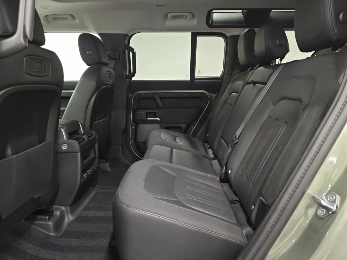 Land Rover Defender Diesel Estate S - Image 4