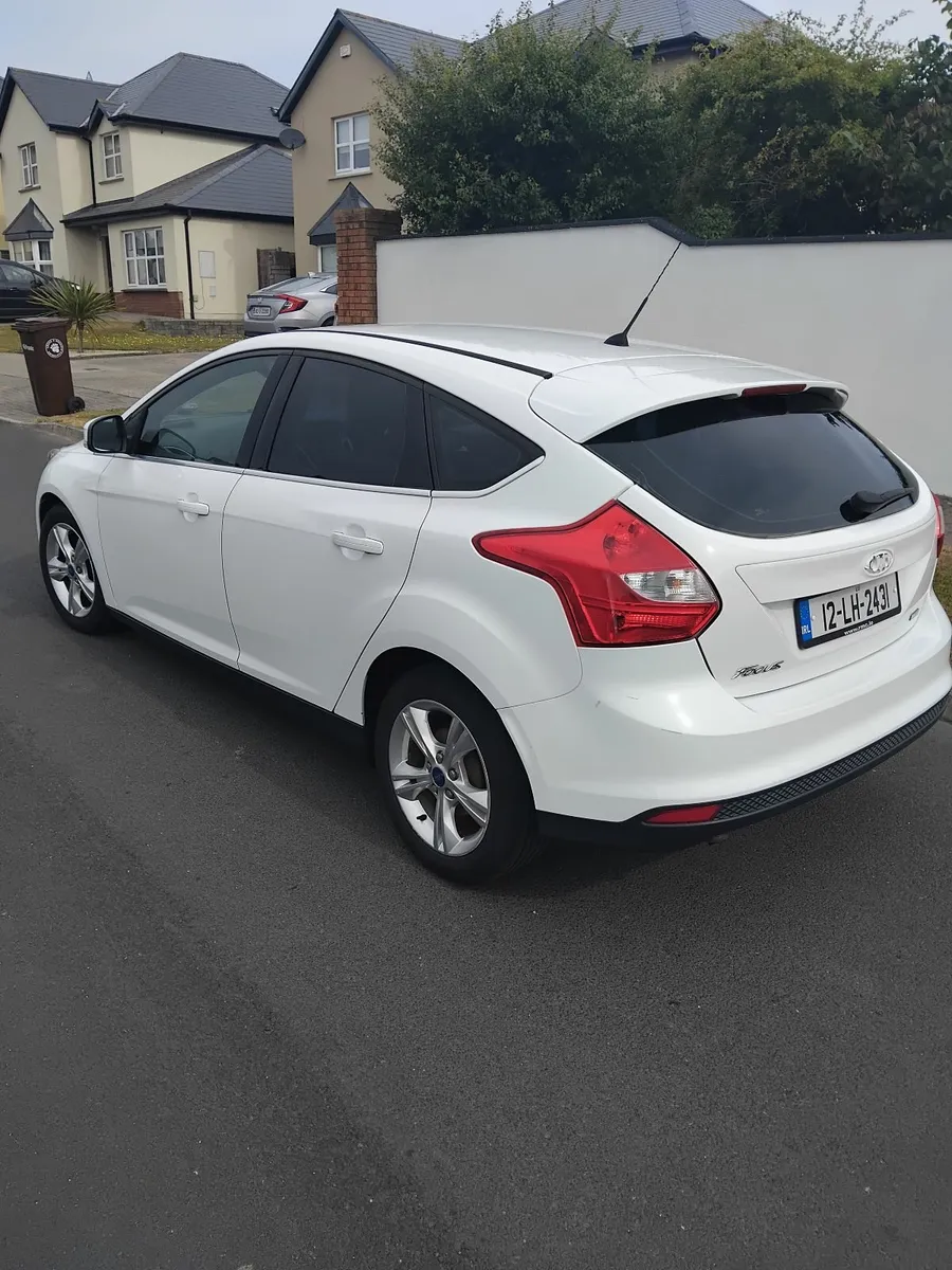 Ford Focus 2012 - Image 2