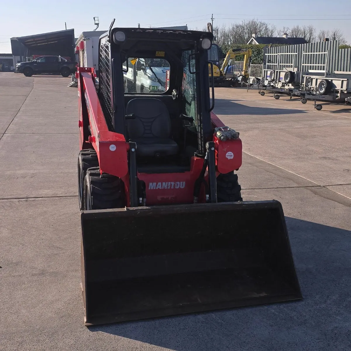 Manitou Skid Steer 1350r like new ( Bobcat ) - Image 1
