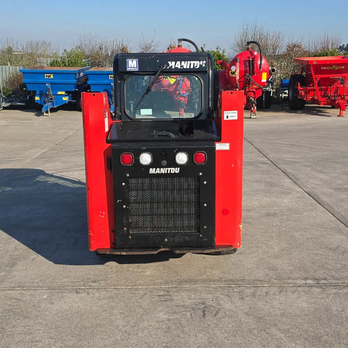 Manitou Skid Steer 1350r like new ( Bobcat ) - Image 3