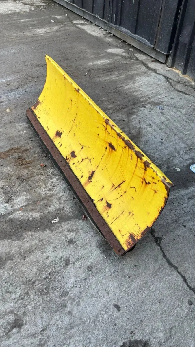 John Deer 54” wide curved steel blade - Image 4