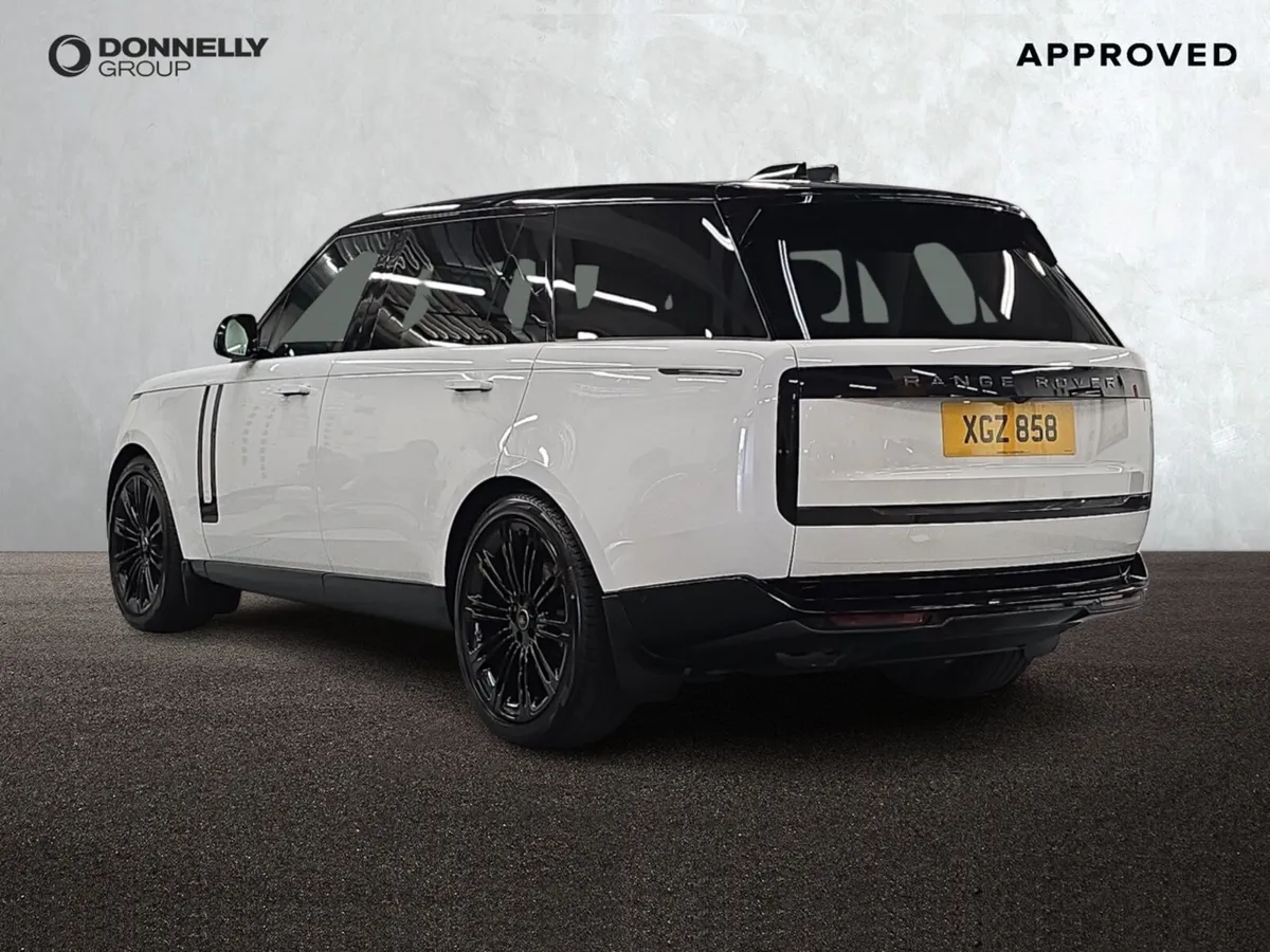 Land Rover Range Rover Diesel Estate SE - Image 2