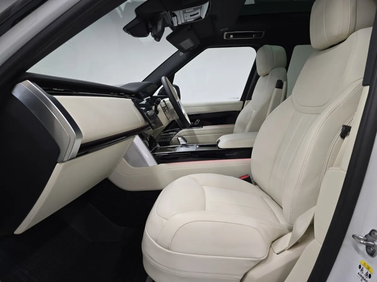Land Rover Range Rover Diesel Estate SE - Image 3